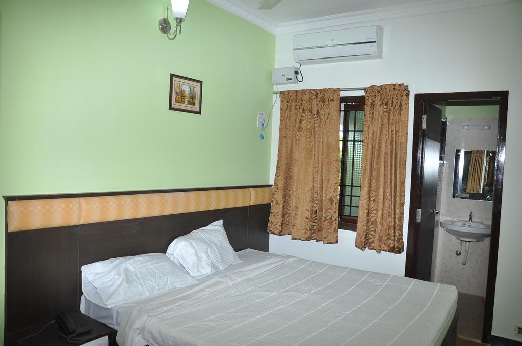 Jeyam Residency, Kumbakonam Hotel Kültér fotó