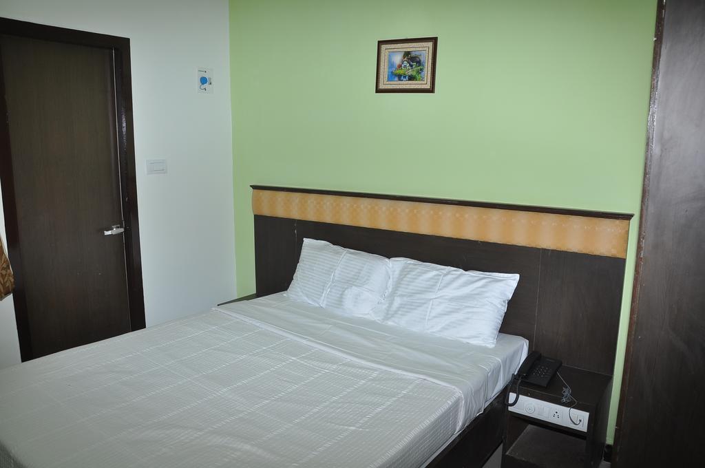 Jeyam Residency, Kumbakonam Hotel Kültér fotó